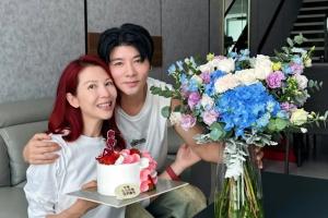 走过生死关 蔡少芬噘嘴献吻为张晋庆52岁生日