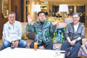 谭咏麟忙到14年仅放假三次 70年代已投资油站物流公司