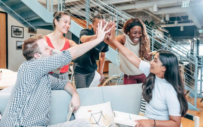 努力终于被看见!土星顺行开启高光时刻 5星座年底靠实力强势翻红